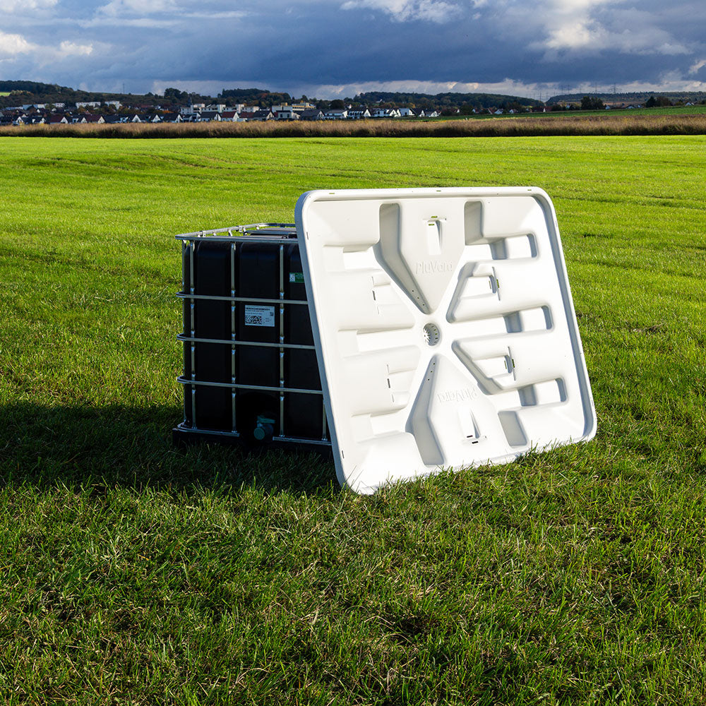 PluVara System mit IBC-Container und PluVara Regensammler