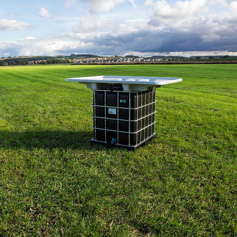 PluVara System mit IBC-Container und PluVara Regensammler